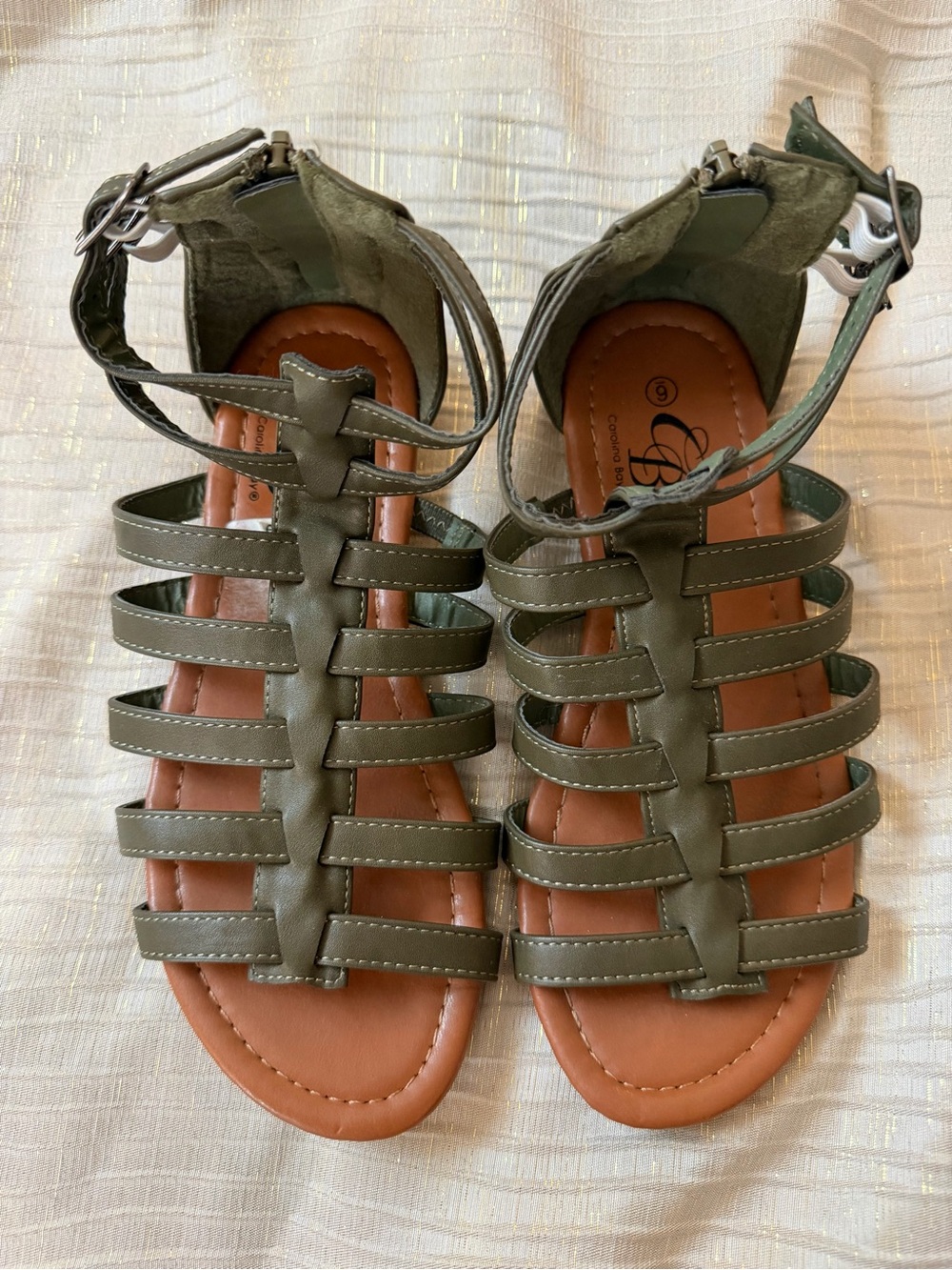 EUC Carolina Bay gladiator sandals. Size 6.